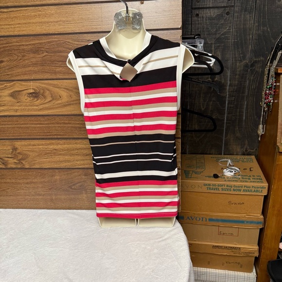 Tommy Hilfiger size medium NWT Black and Pink Sleeveless Blouse with twist Front - Picture 8 of 10